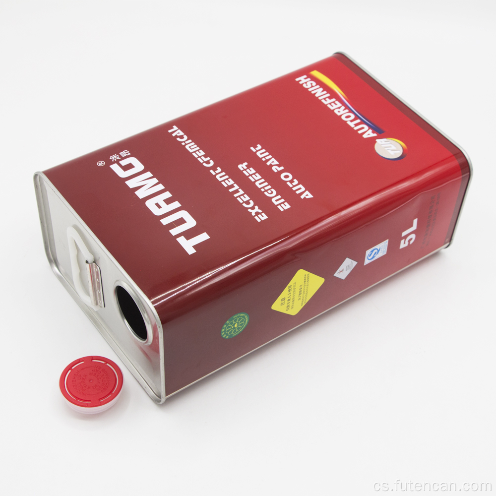 Prázdná plechová plechovka s barvou auta