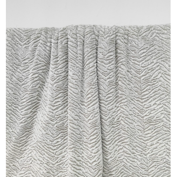 Pluszowy materiał z poliestrem długi futra