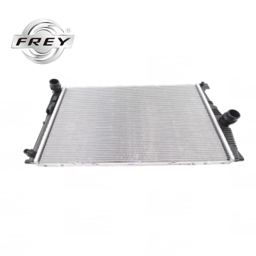 หม้อน้ำอลูมิเนียมน้ำหล่อเย็น Frey สำหรับ 17118672012 F10