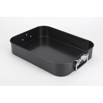 The Turkey roasting tray has a large capacity