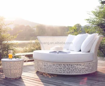 All-Weather Wicker Lounge Chaise Rattan Pool Sun Bed Outdoor Daybed