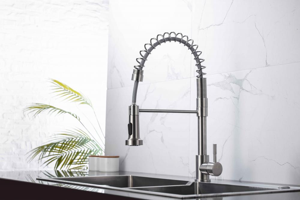 Single Handle Pull Down Sprayer Spring Kitchen Faucet