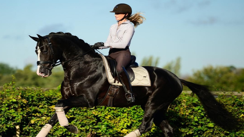 Horse Riding Women