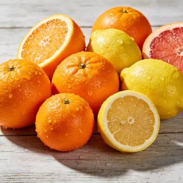 الحمضيات الطازجة للعصائر والسلطات والحلويات