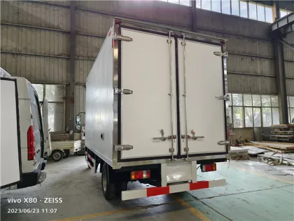 4x2 ISUZU Refrigerated Van Truck