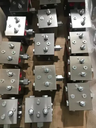 plug in manifold blocks