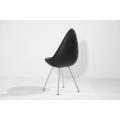 Replica della sedia a goccia imbottita Arne Jacobsen di design danese