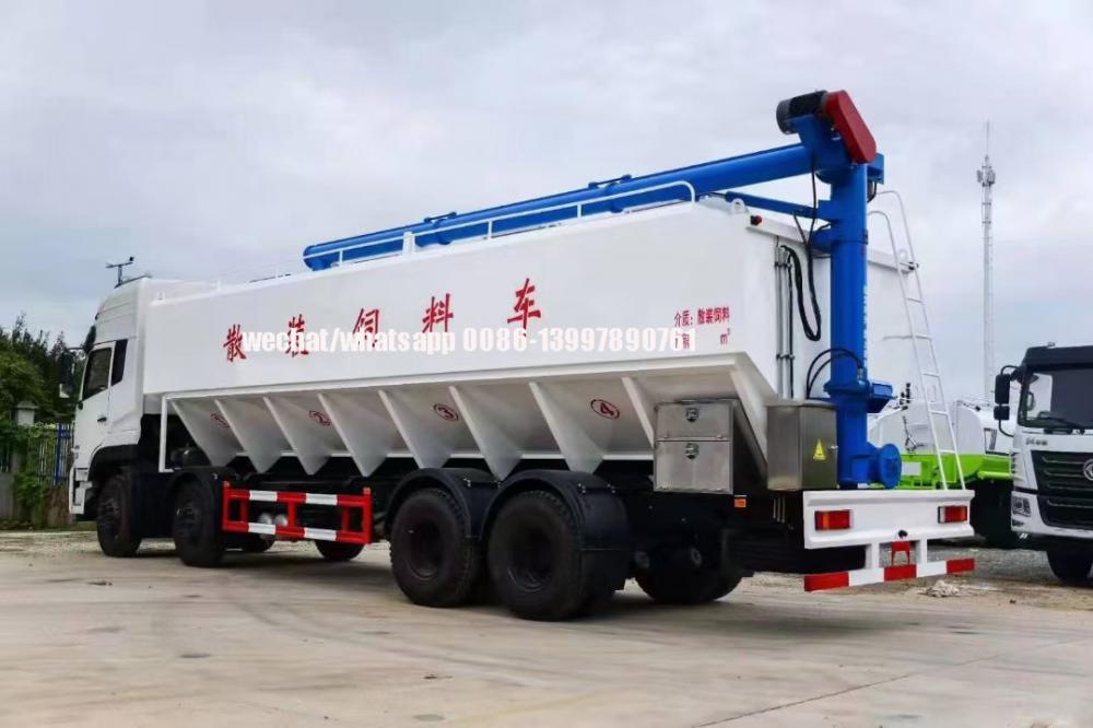 Bulk Feed Discharge Truck3