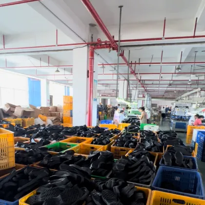 High Quality Chinese Tennis Soles Anti-Slip Rubber YONEX Badminton Shoes for Portugal