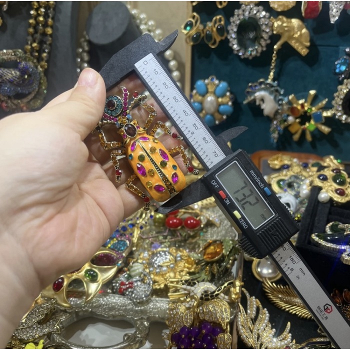 Broche de escaravelho de esmalte laranja retro vintage