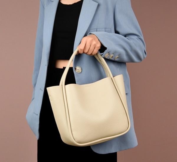 Fashionable Women's Bucket Bag 2025