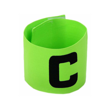 Brazalete de capitán de fútbol elástico verde con diseño anti-caída