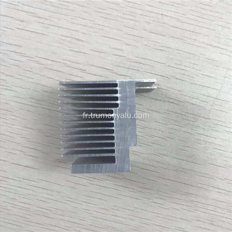 3003 Extrusion en aluminium nervure de refroidissement du dissipateur de chaleur