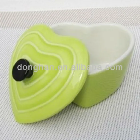 promotional heart shape bakeware with lid
