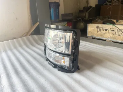 Truck Trailer Headlights: DZ95189724010