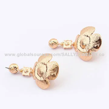 Fashionable beautiful flourish alloy earrings, made of alloy, pearl and rhinestoneNew