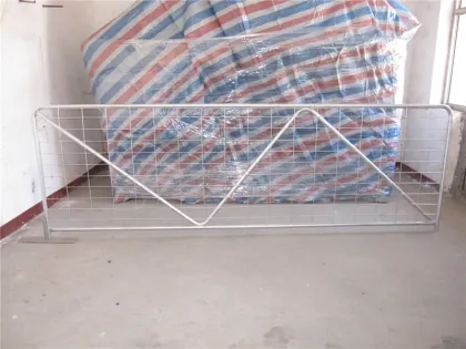 12' n Style Farm Stay Gate