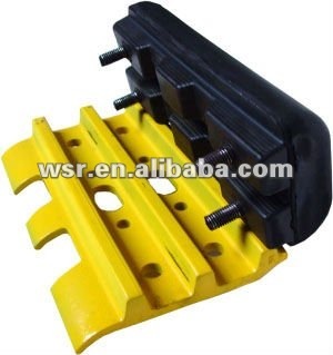 Rubber track pads for digger