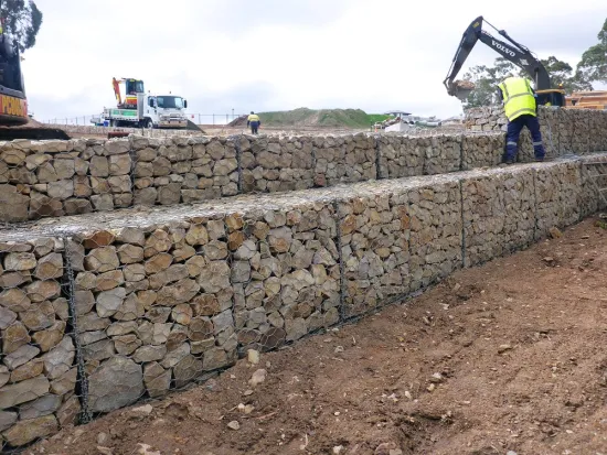 Curved gabion baskets retaining wall