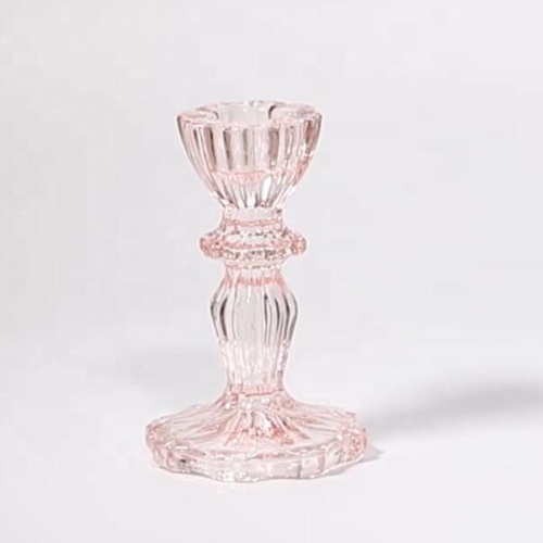 Bougeoirs en verre rose faits à la main