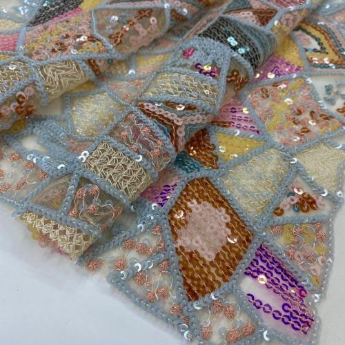Superbe tissu de broderie 100% poly paillettes