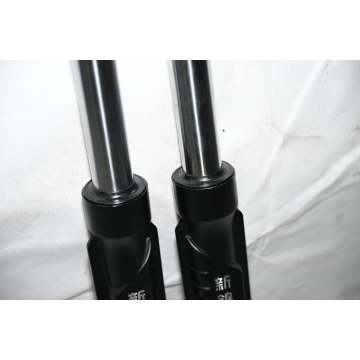 amortiguador en tres ruedas