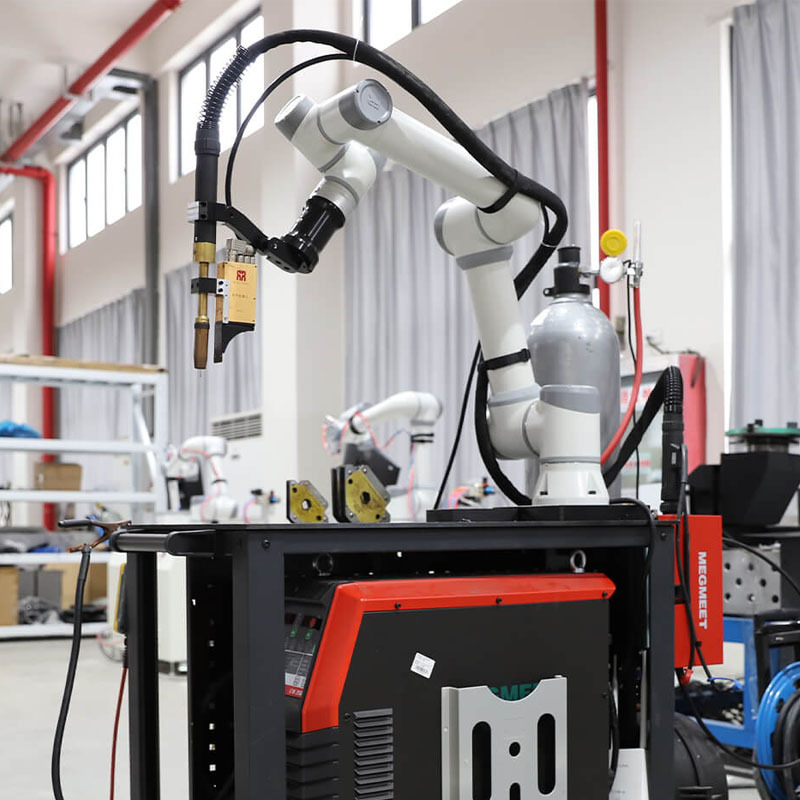 Automated Robotic Arm for Industrial Welding and Cutting