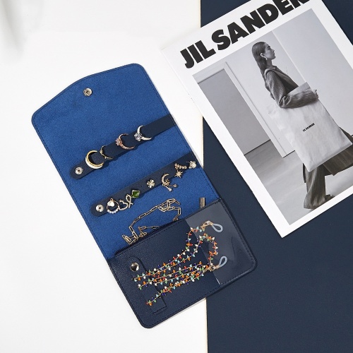 Luxury Leather Wallet with Elegant Button Jewelry Boxes