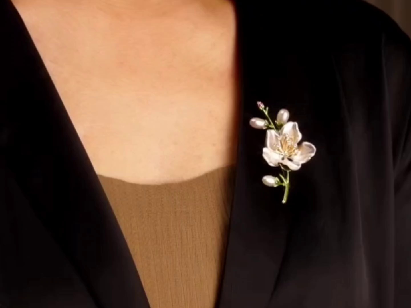 Magnolia Alba Metal Brooch