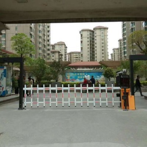 Parking lot fence gate