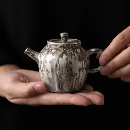 Retro Japanese-Style Motao Yincai Leshan Teapot for Kung Fu Tea Preparation
