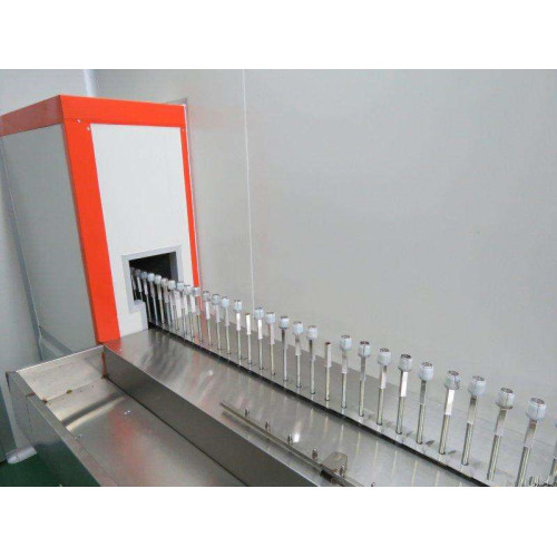 Automatic spray painting equipment for glass pot