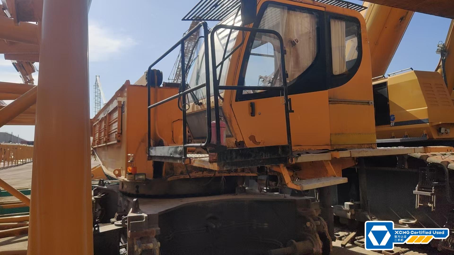 the upper structure of the used crawler crane-XGC130
