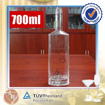 vodka / whisky 700ml screw top empty glass liquor bottle