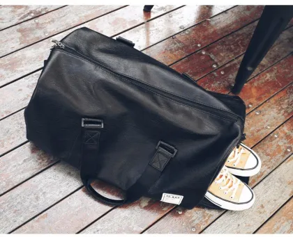 Fashionable pu sports fitness travel bag