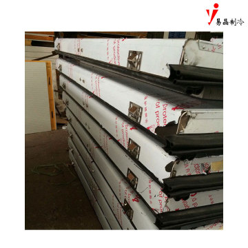 Robuste Kühllagertür mit Scharnier