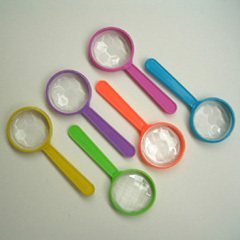 plastic magnifying glasses