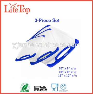 Dishwasher Safe Plastic Cutting Board Set With Non-Slip Feet and Deep Drip Juice Groove.