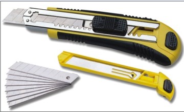 the regular type locking utility knife of eight running blades