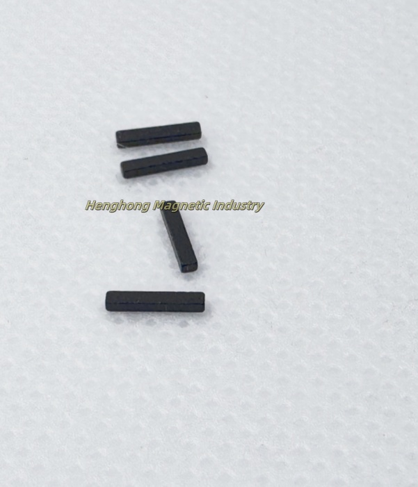 Long strip sintered neodymium iron boron magnet
