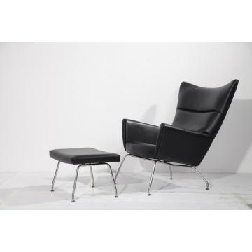 Hans J. Wegner CH445 Wing Chair e otomán