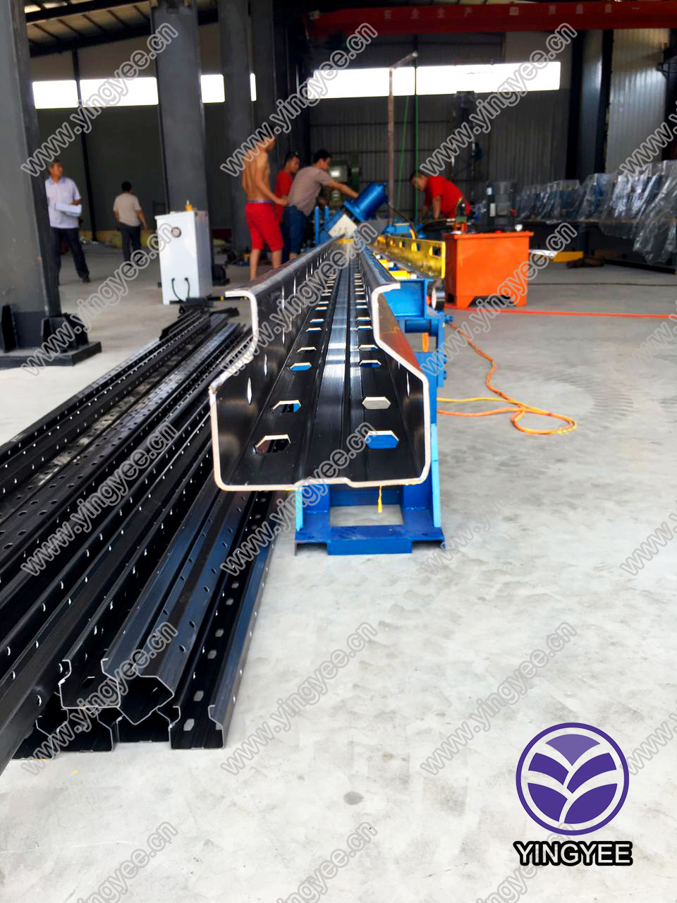 Storage shelf upright pillar roll forming machine