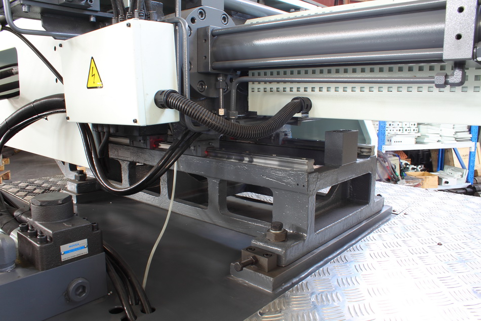 60 Ton Servo Motor Injection Molding Machine China Manufacturers ...