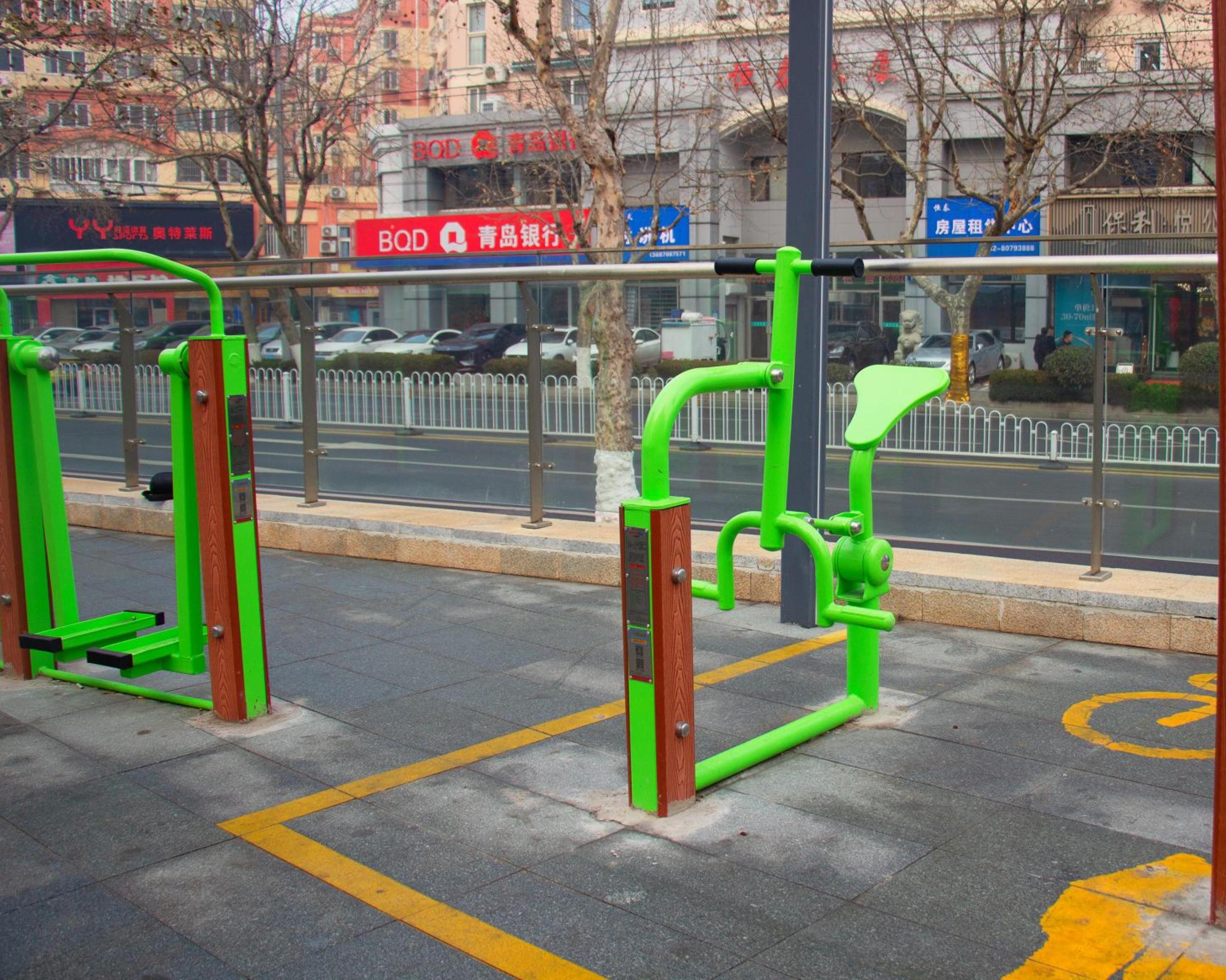 Outdoor fitness equipment