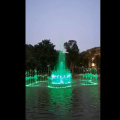 Bom serviço grande piscina ao ar livre fontes