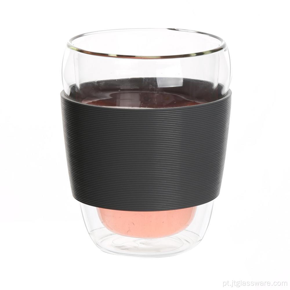 Caneca de vidro de vinho tinto transparente