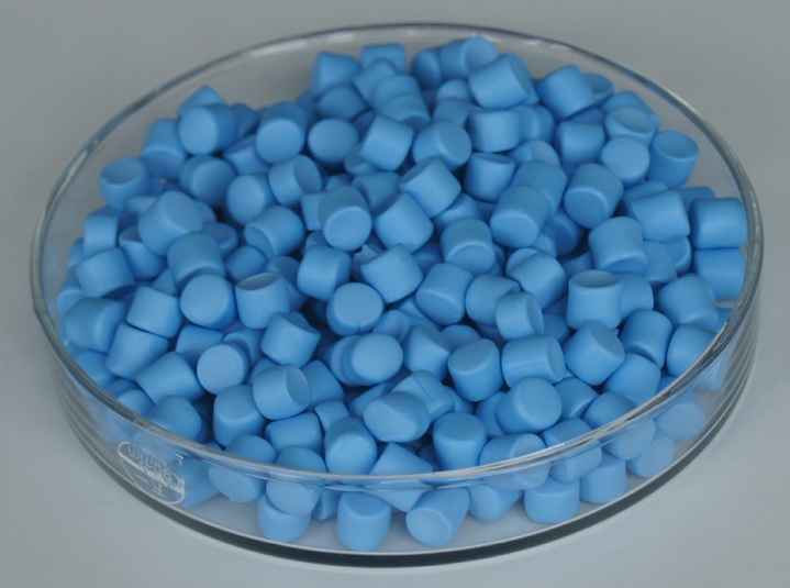 المواد الكيميائية المطاطية ذات اللون الأزرق الملون مسبقًا CBS-80