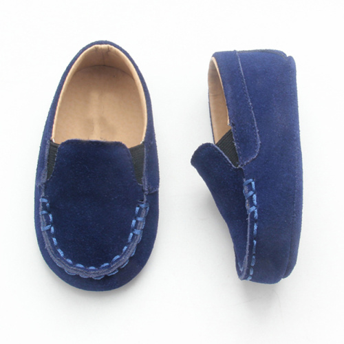 Chaussures bateau garçon de couleur bleue