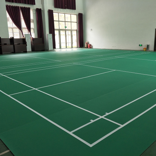 Permainan profesional menggunakan lantai gelanggang badminton yang diluluskan BWF