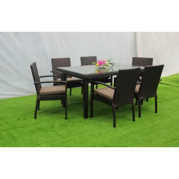 Hot Rattan Dining Table and Chairs Combination for Outdoor Patio and Garden